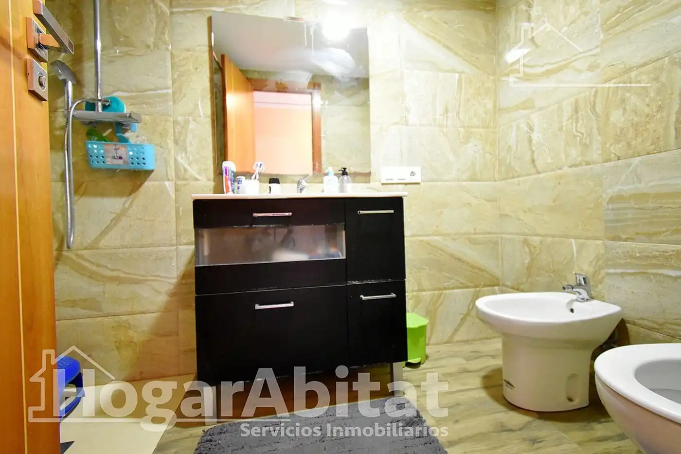 Badezimmer von Wohnung zum Verkauf in Oliva mit Klimaanlage, Heizung und Terrasse