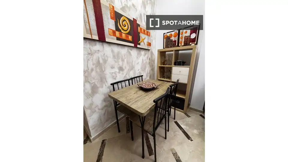Menjador de Apartament per a compartir en Sevilla amb Aire condicionat, Calefacció i Terrassa