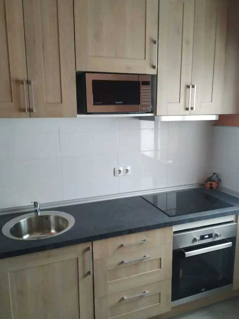 Küche von Wohnung zur Miete in Avilés mit Heizung, Parkett und Abstellraum