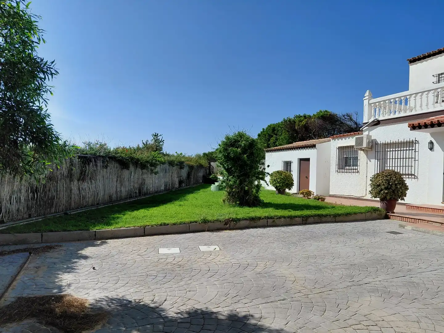 Exterior view of Houses for sale in Rota  with Air Conditioner, Private garden and Terrace