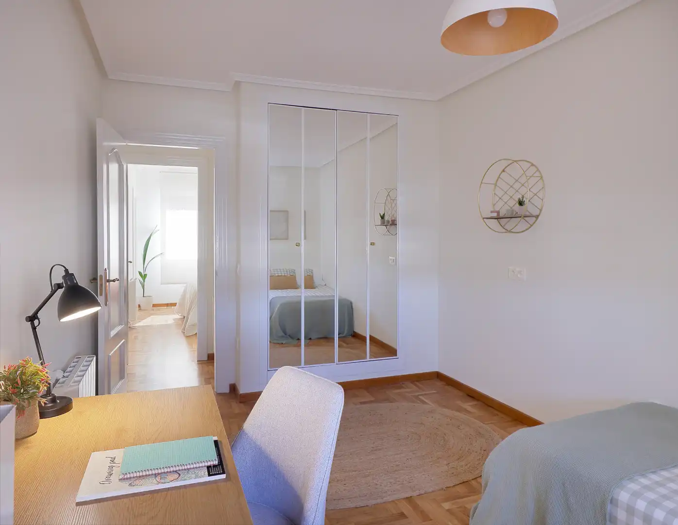 Habitación de Piso de alquiler en Avilés con Calefacción, Parquet y Terraza