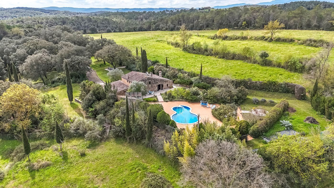 Jardí de Finca rústica en venda en Cabanelles amb Calefacció, Jardí privat i Piscina