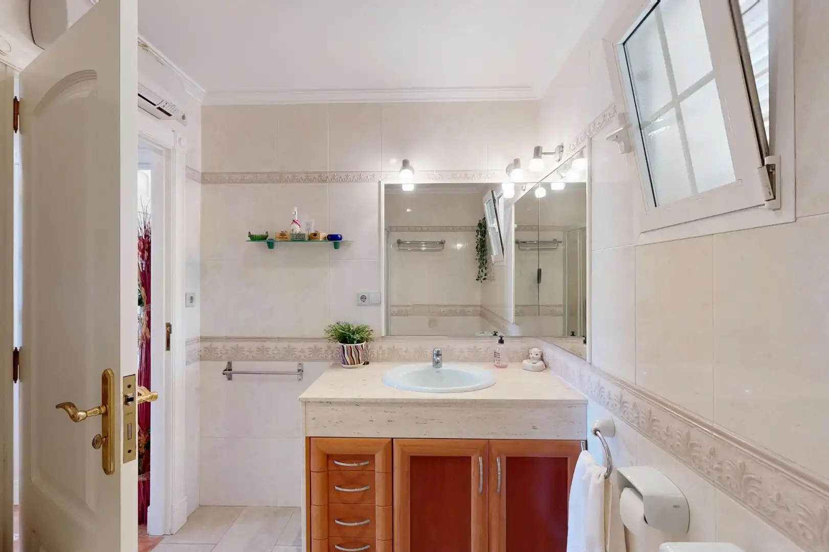 Detached house with garden for sale in Calle JACINTO BENAVENTE, imagen 34
