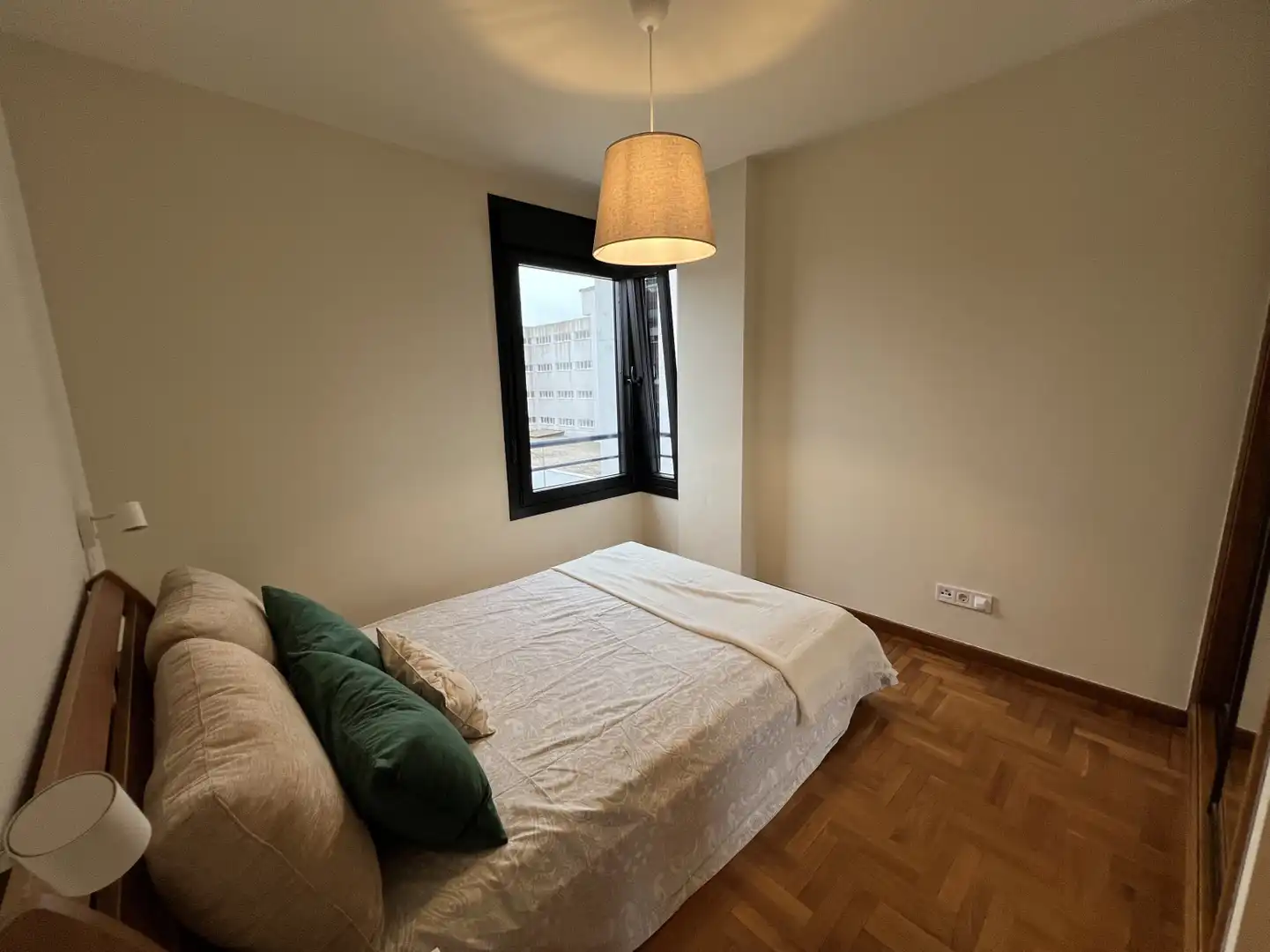 Dormitori de Àtic de lloguer en Gijón  amb Calefacció, Parquet i Terrassa