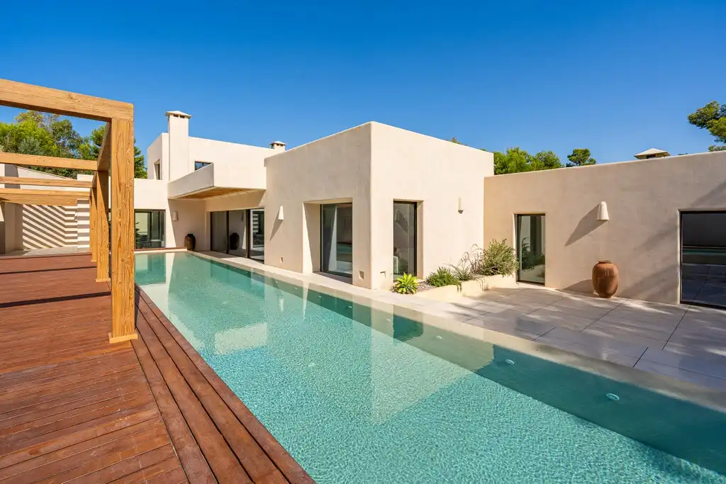 Chalet con piscina en venta en Cala Vinyes
