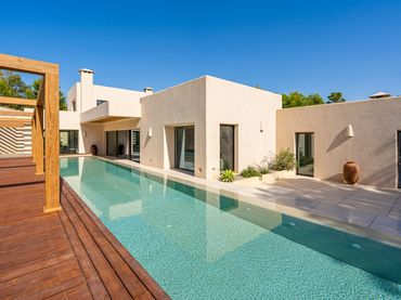Villa mit Pool zum Verkauf in Cala Vinyes
