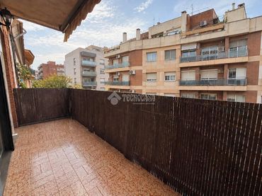 Piso con balcón en venta en Horta - Guinardó