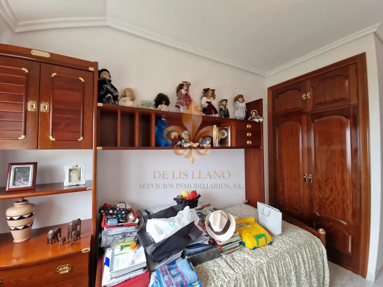 Habitación de Piso en venta en Oia con Calefacción, Terraza y Amueblado