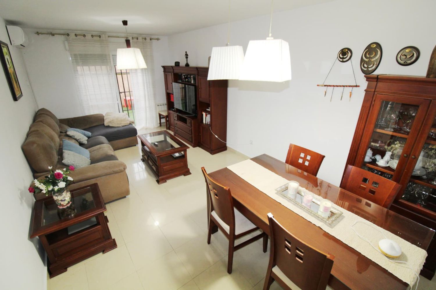 Sala d'estar de Casa adosada en venda en Ciudad Real Capital amb Aire condicionat, Calefacció i Terrassa