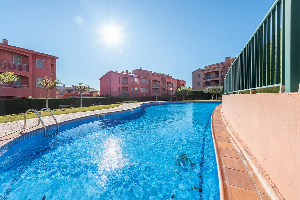 Piscina de Dúplex en venta en L'Ametlla de Mar  con Aire acondicionado, Calefacción y Terraza