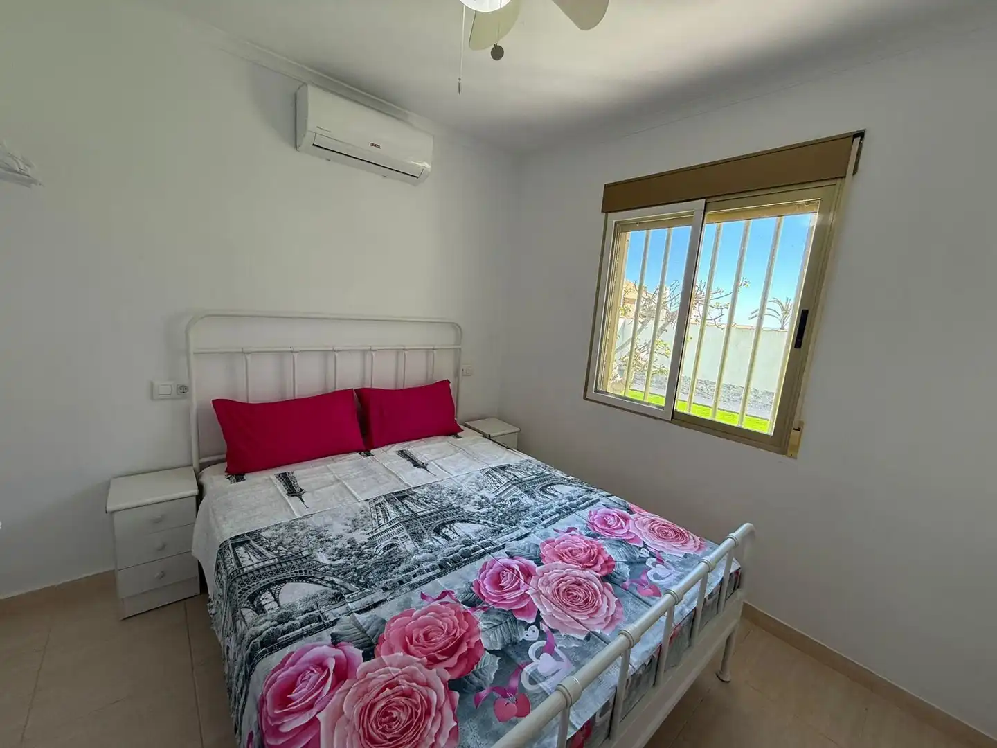Habitación de Casa o chalet de alquiler en Orihuela con Aire acondicionado, Calefacción y Jardín privado