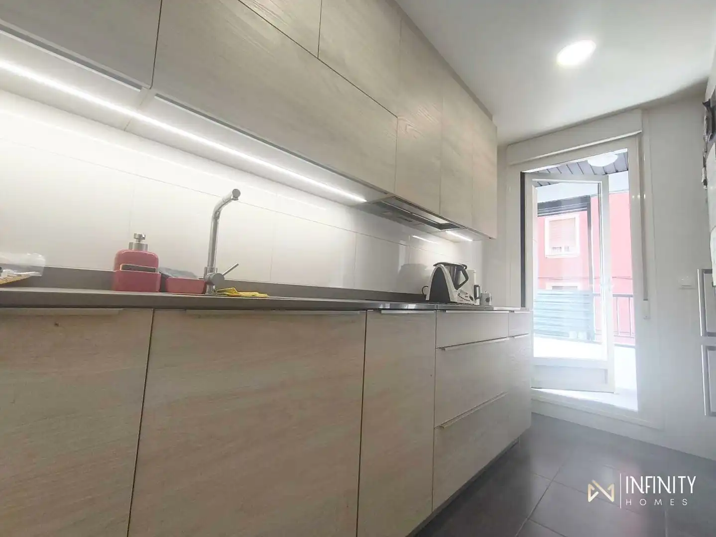 Küche von Wohnung zur Miete in Bilbao  mit Heizung, Terrasse und Balkon