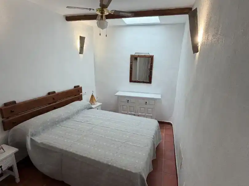 Habitación de Casa adosada en venta en Salares con Amueblado