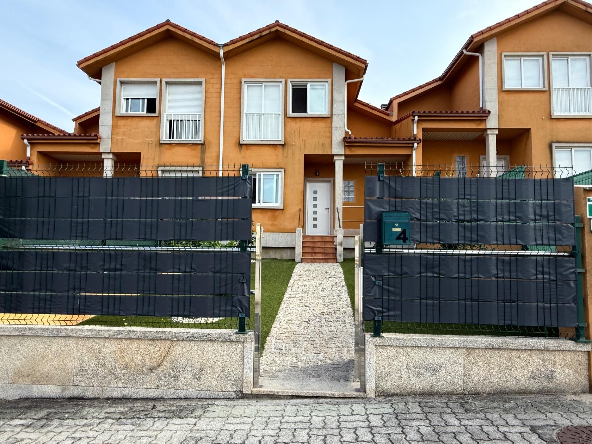 Exterior view of Single-family semi-detached for sale in O Pereiro de Aguiar   with Heating, Private garden and Terrace