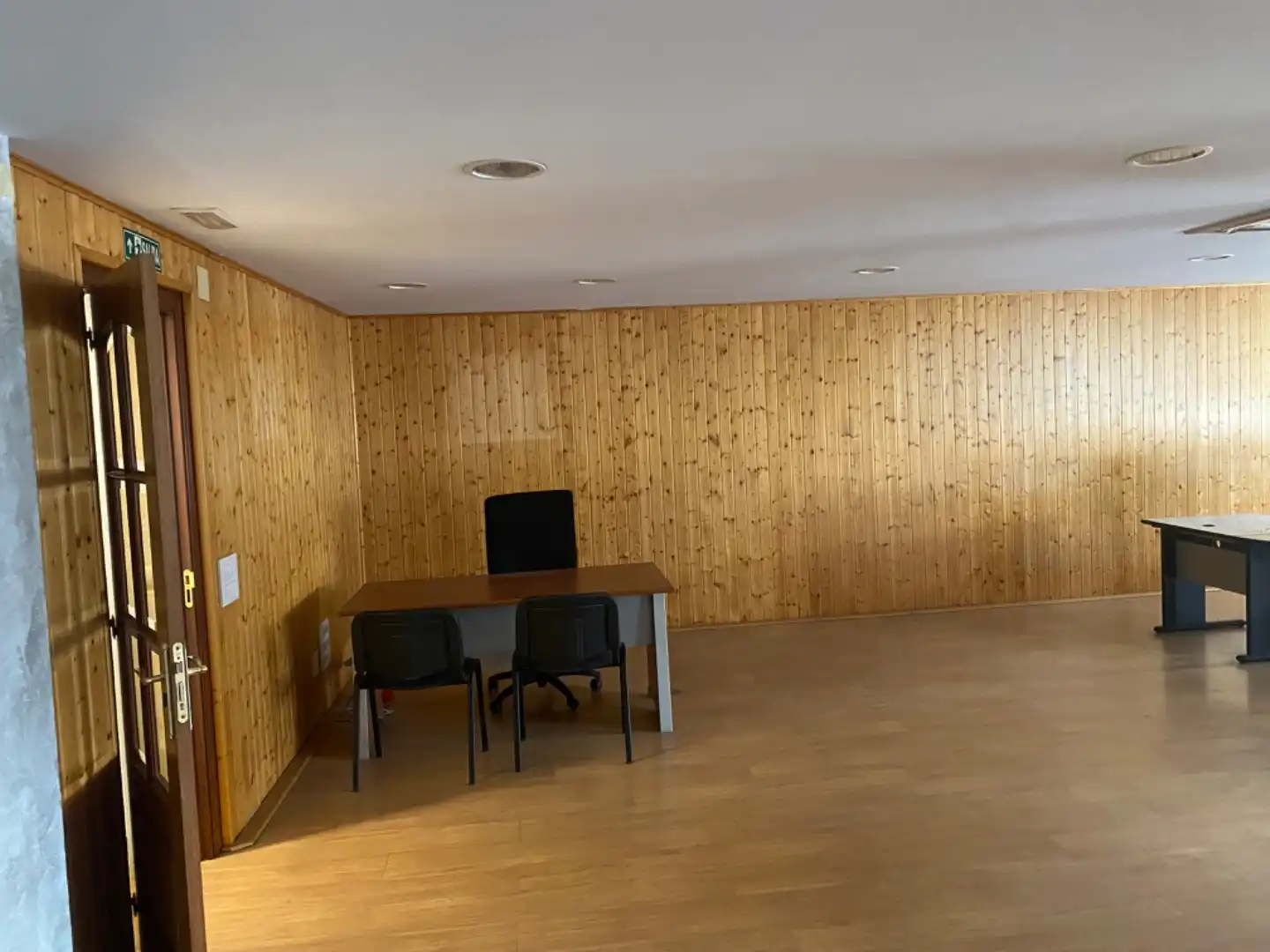 Geschaftsraum zur Miete in Ponferrada mit Klimaanlage und Parkett