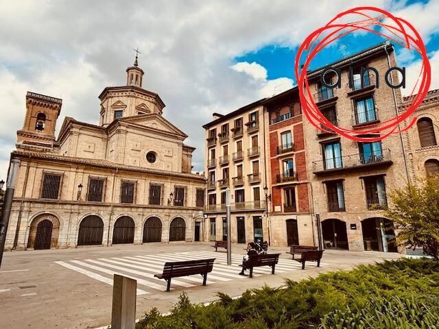 Vista exterior de Estudi en venda en  Pamplona / Iruña amb Calefacció