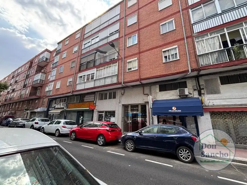 Vista exterior de Pis en venda en Valladolid amb Calefacció