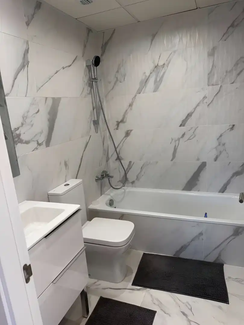 Bathroom of Apartments for rent in Estepona  with Air Conditioner, Terrace and Swimming Pool