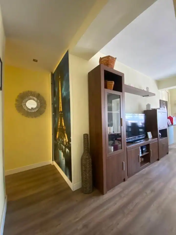 Sala de estar de Piso en venta en León Capital  con Calefacción y Terraza