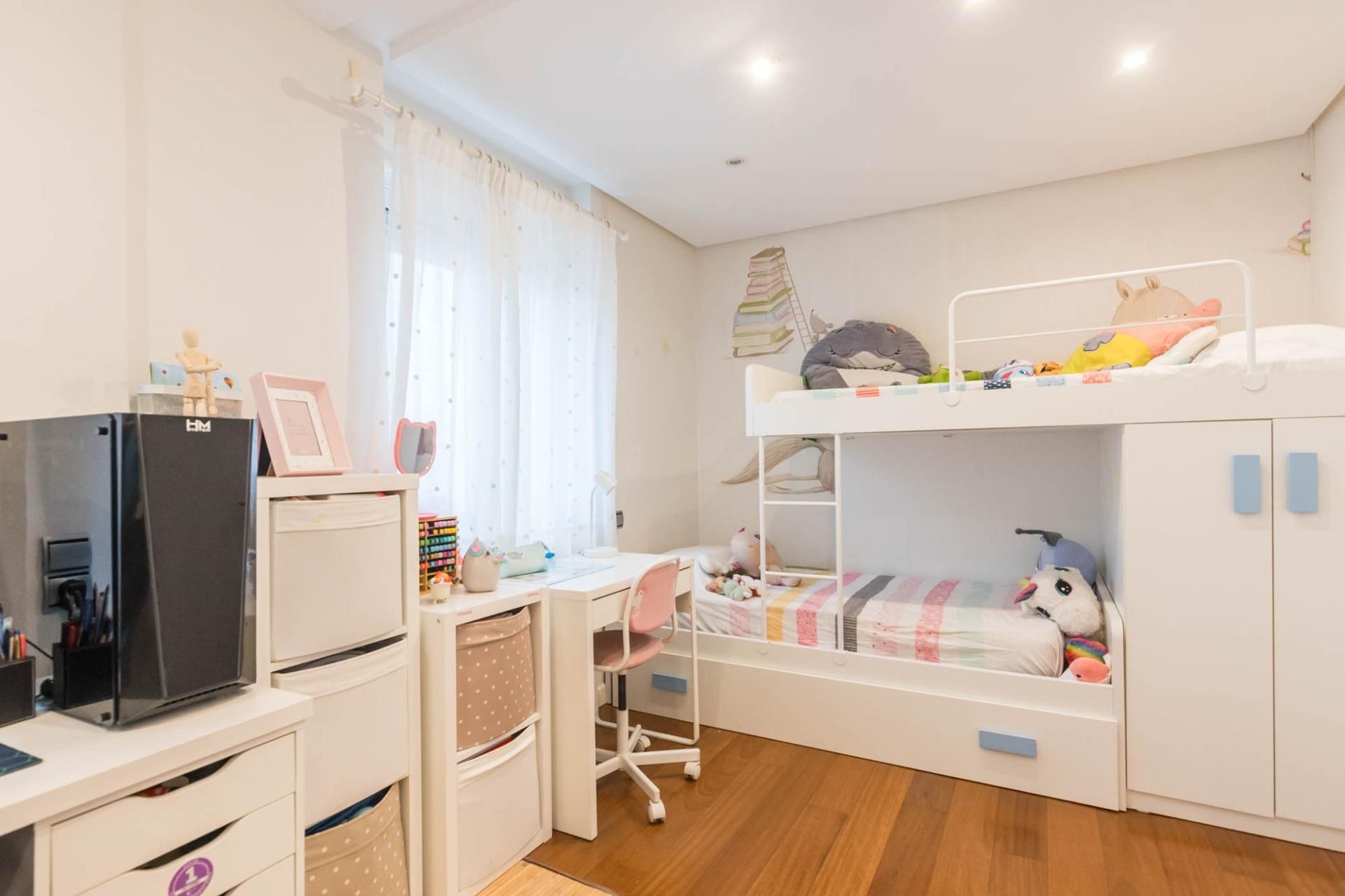 Dormitori de Pis en venda en  Murcia Capital amb Aire condicionat, Parquet i Terrassa