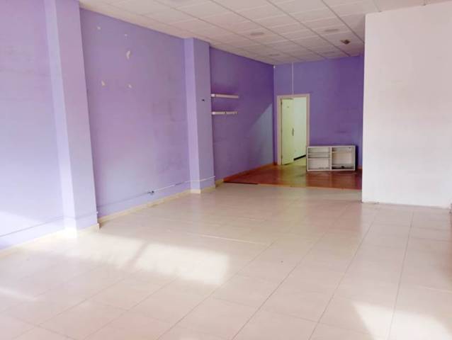 Local comercial en Alquiler en Puente San Miguel - Plaza de la Concordia en Reocín