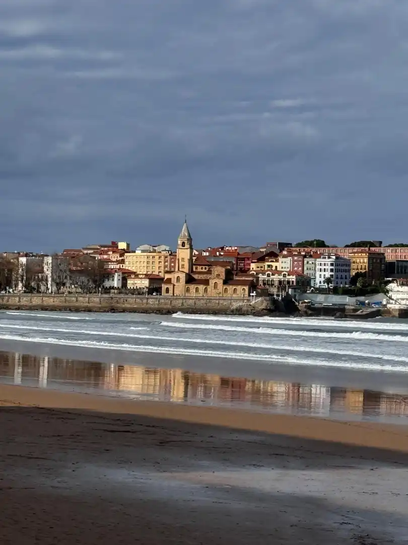 Vista exterior de Piso en venta en Gijón  con Calefacción, Parquet y Terraza