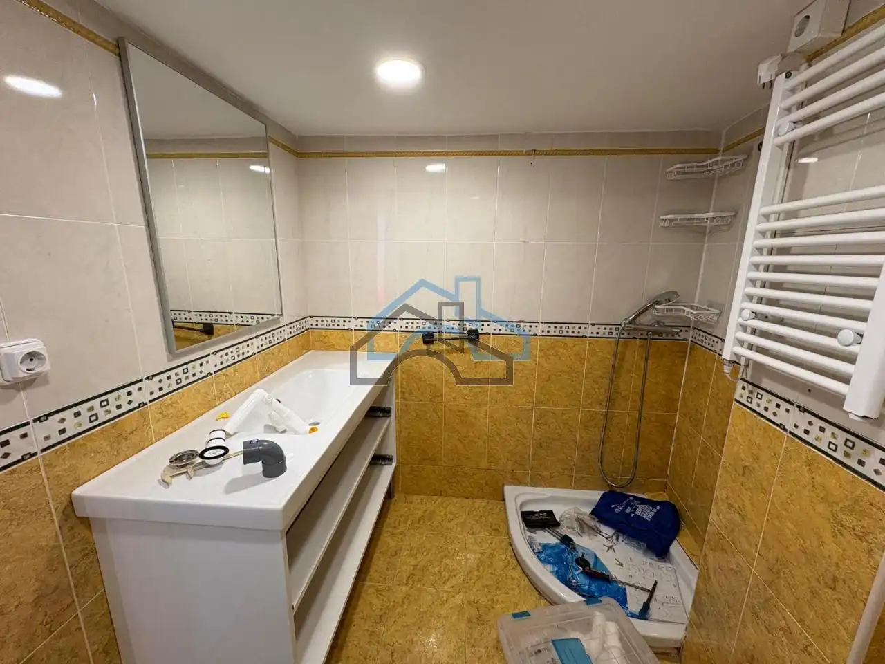 Bathroom of Flat for rent in Perillo