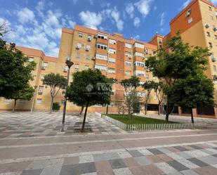 Exterior view of Flat for sale in  Sevilla Capital  with Air Conditioner