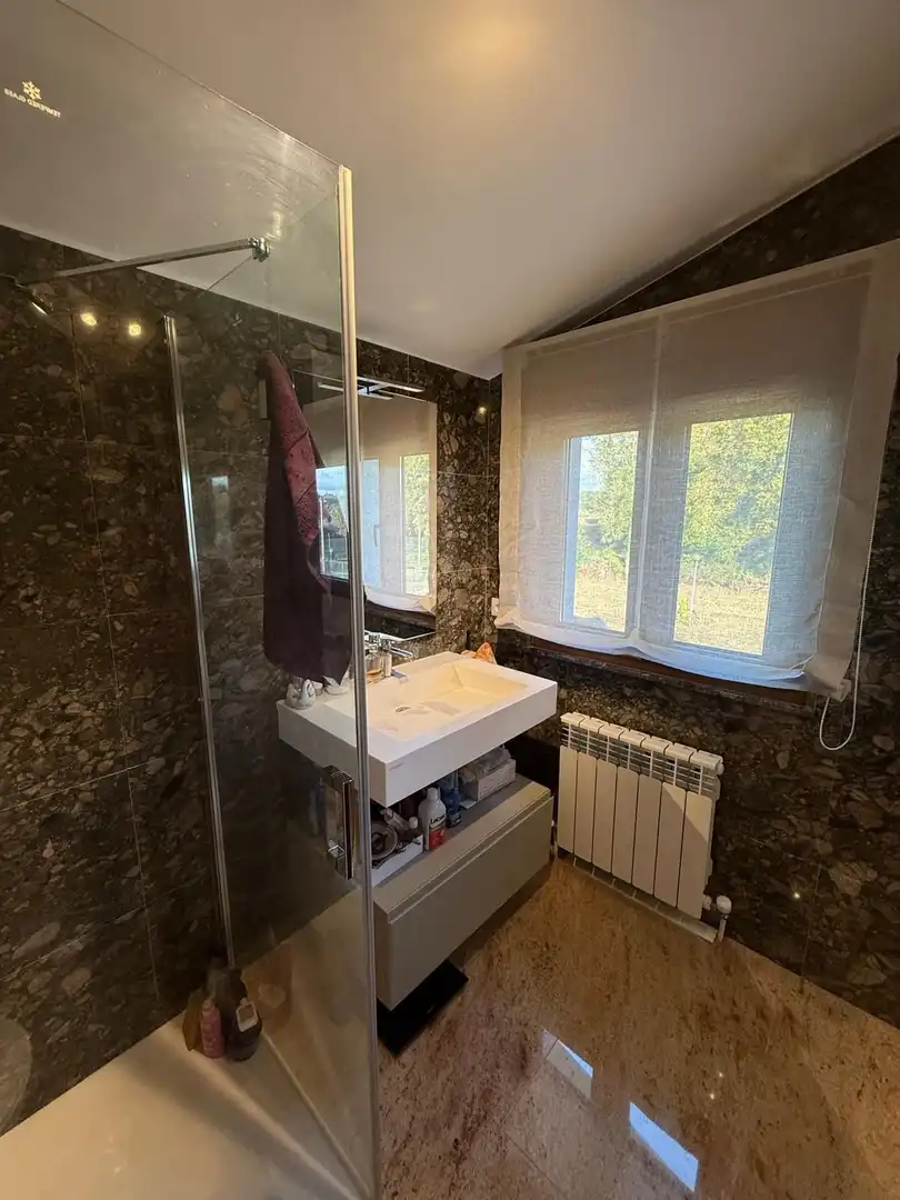 Baño de Casa o chalet en venta en Lugo con Aire acondicionado, Calefacción y Terraza