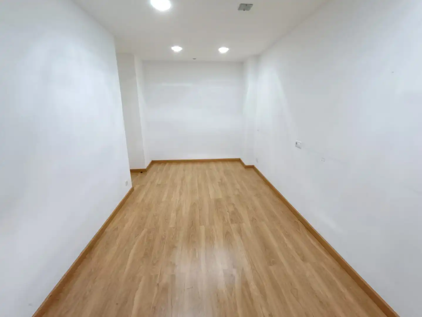Erdgeschoss zum Verkauf in Badalona mit Heizung, Parkett und Balkon