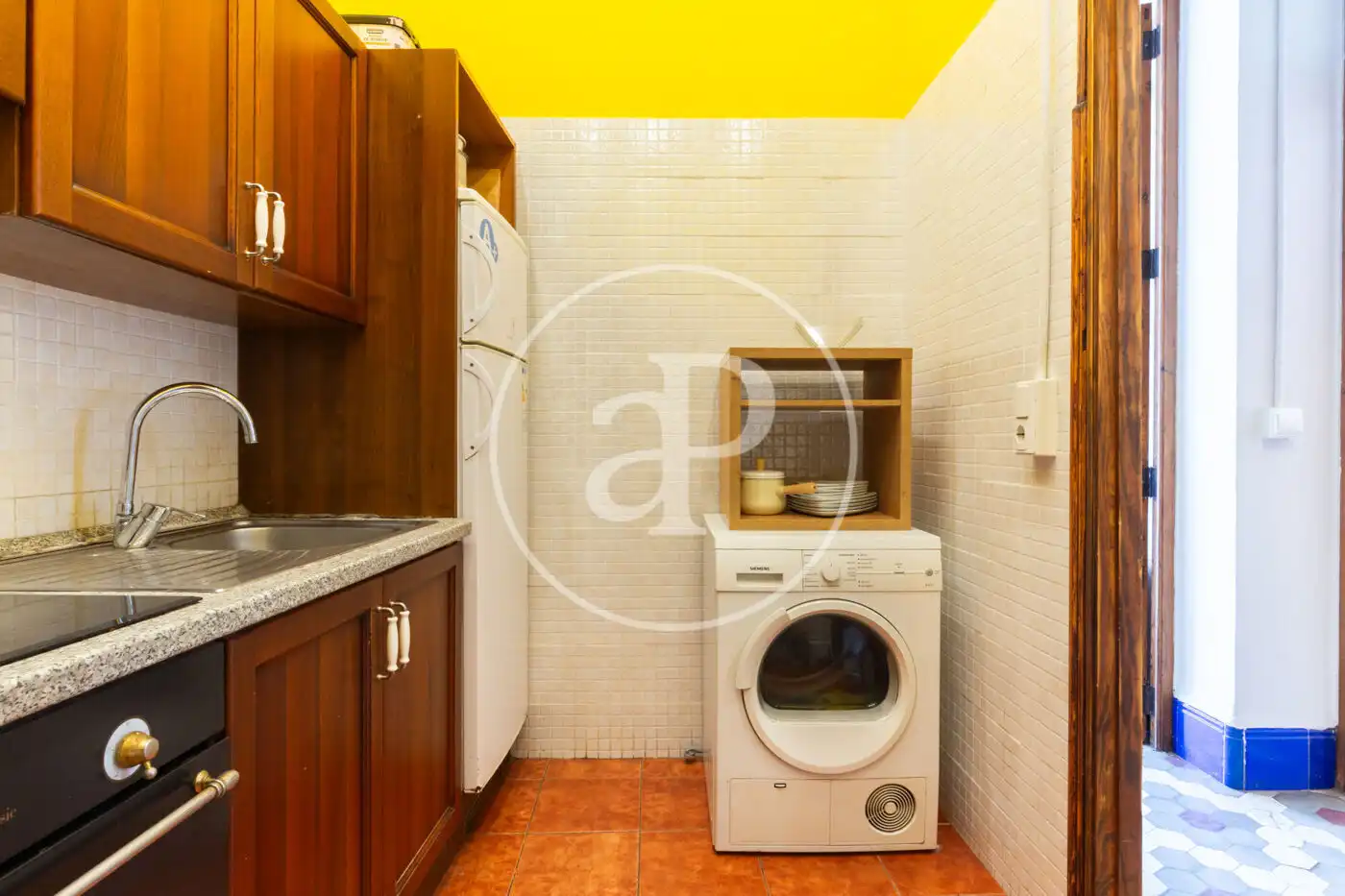 Flat with terrace to rent in C/ de la Corona, imagen 7