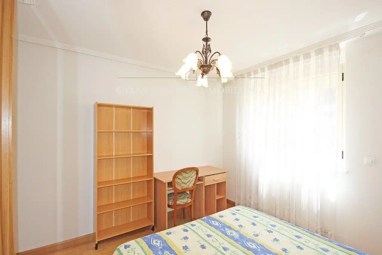Flat for rent in Poeta Jesús Rasueros, Pizarrales