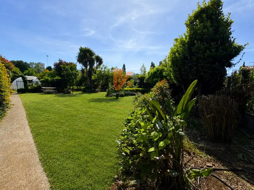 Jardí de Casa o xalet en venda en Santiago de Compostela  amb Jardí privat i Terrassa