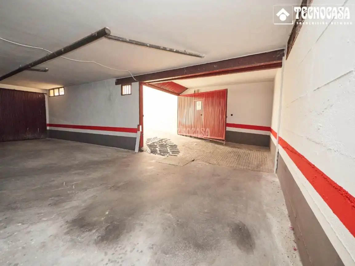 Parkplatz von Garage zum Verkauf in Granada