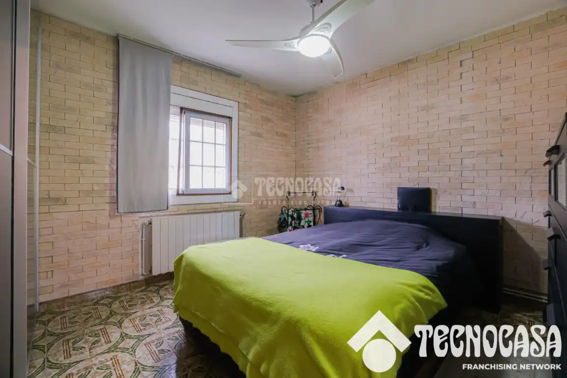 Bedroom of Flat for sale in Santa Coloma de Gramenet  with Heating