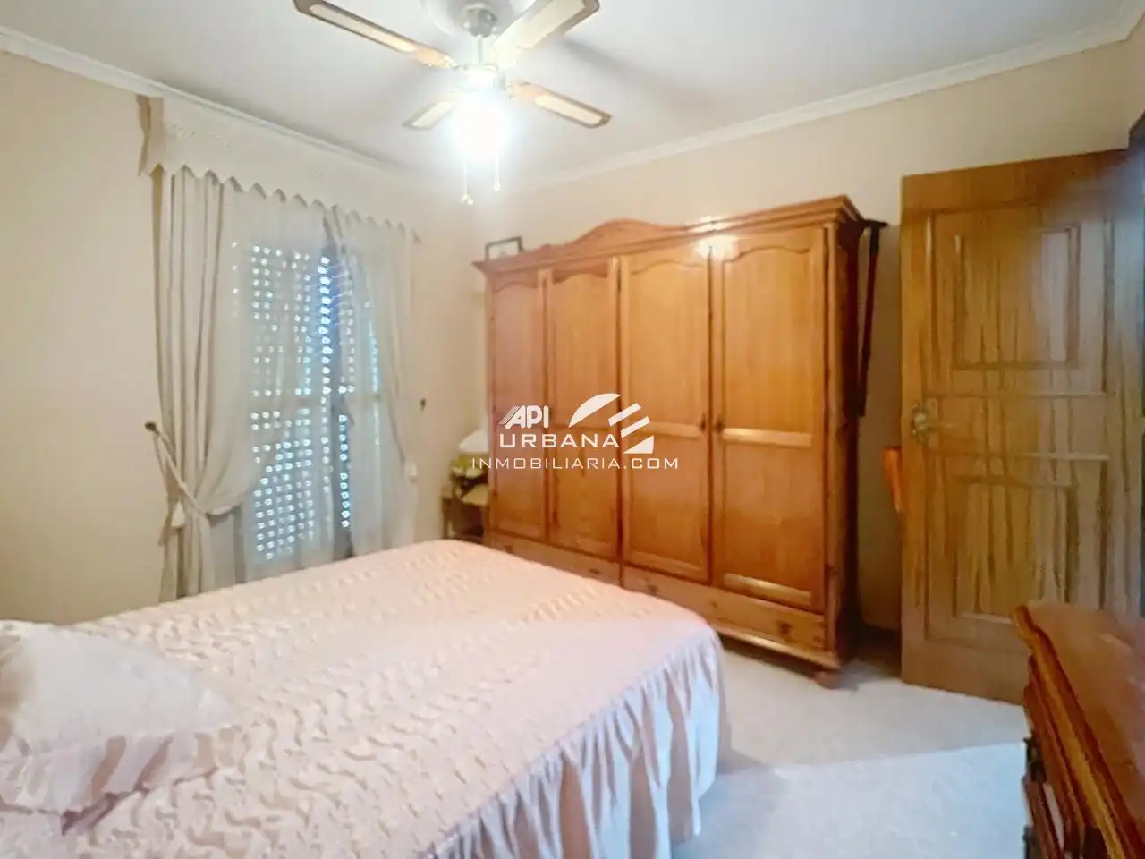 Habitación de Piso en venta en Lucena con Aire acondicionado