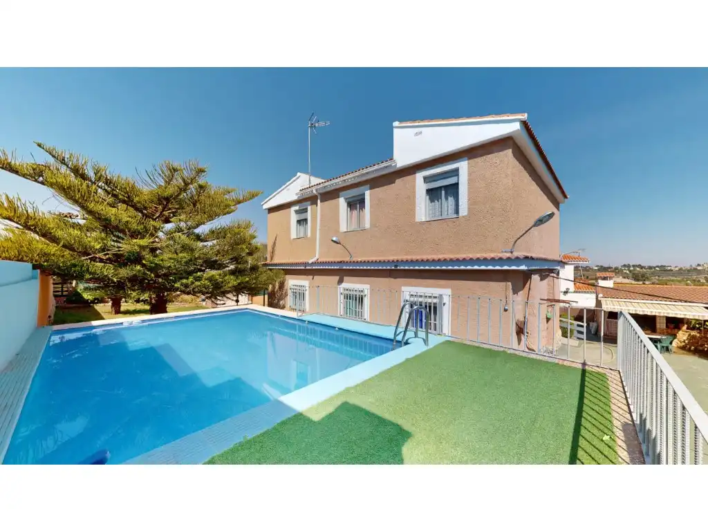 Exterior view of Houses for sale in Montserrat  with Air Conditioner, Private garden and Terrace