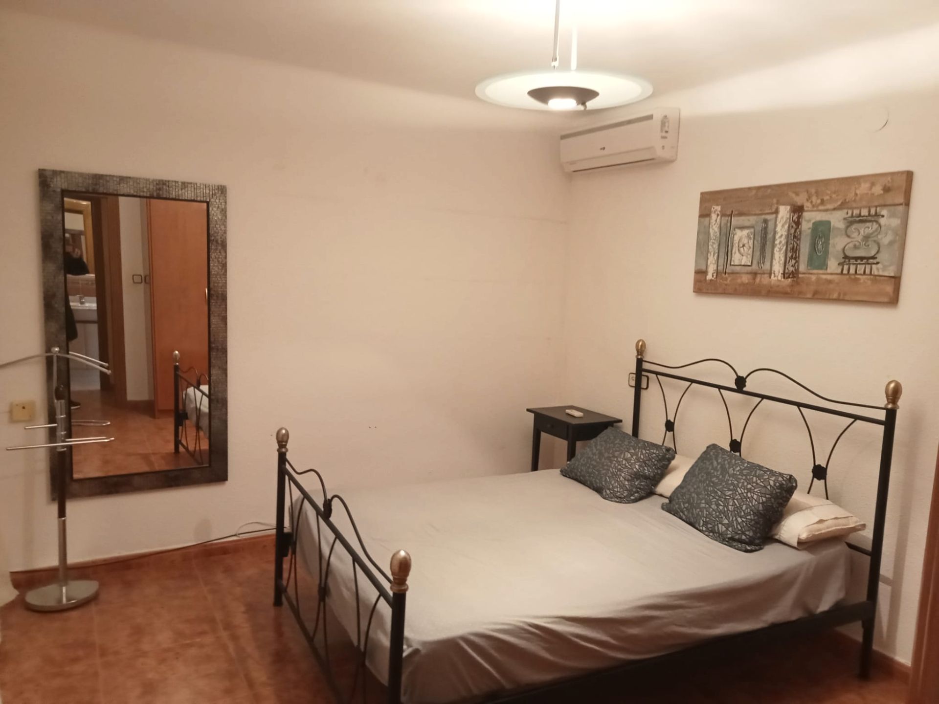 Dormitori de Pis en venda en L'Hospitalet de Llobregat amb Moblat, Forn i Balcó