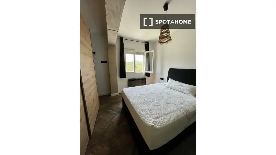 Bedroom of Flat for rent in Gilet  with Air Conditioner, Heating and Furnished