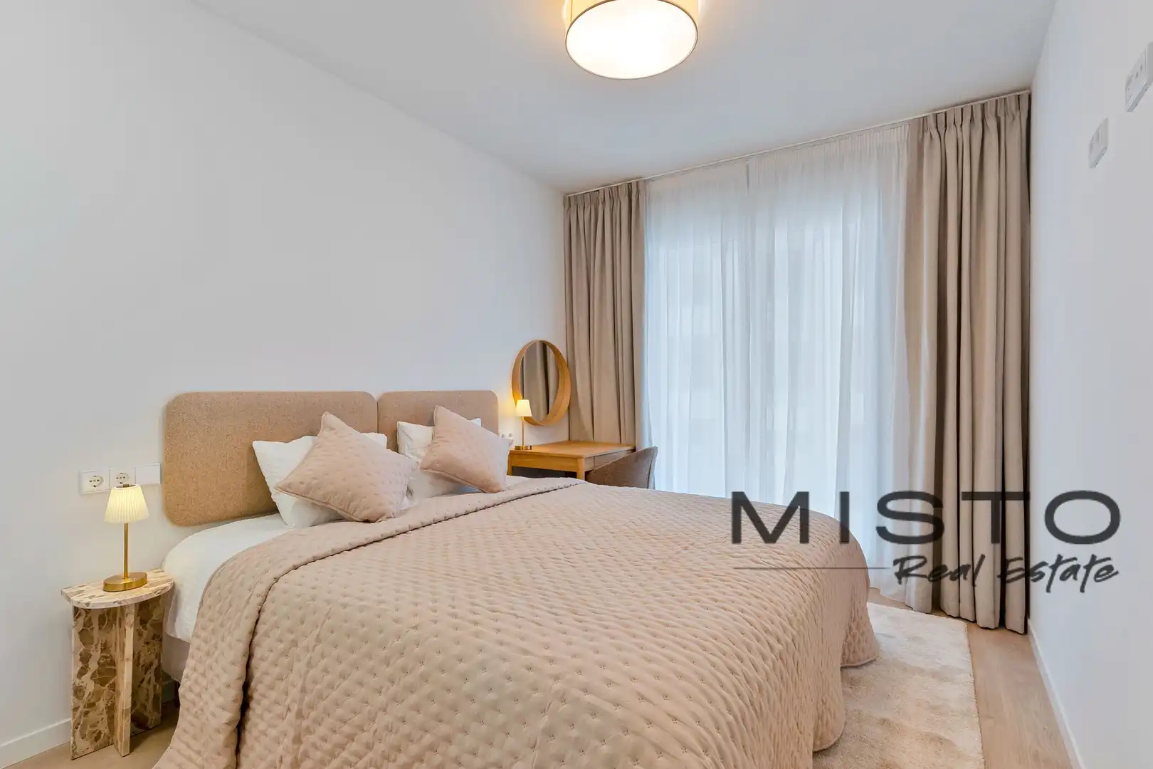 Bedroom of Flat for rent in Nueva Andalucía