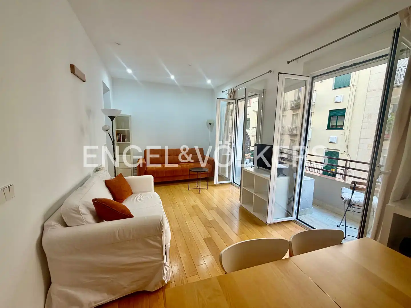Außenansicht von Wohnung zur Miete in Madrid mit Heizung, Möbliert und Balkon
