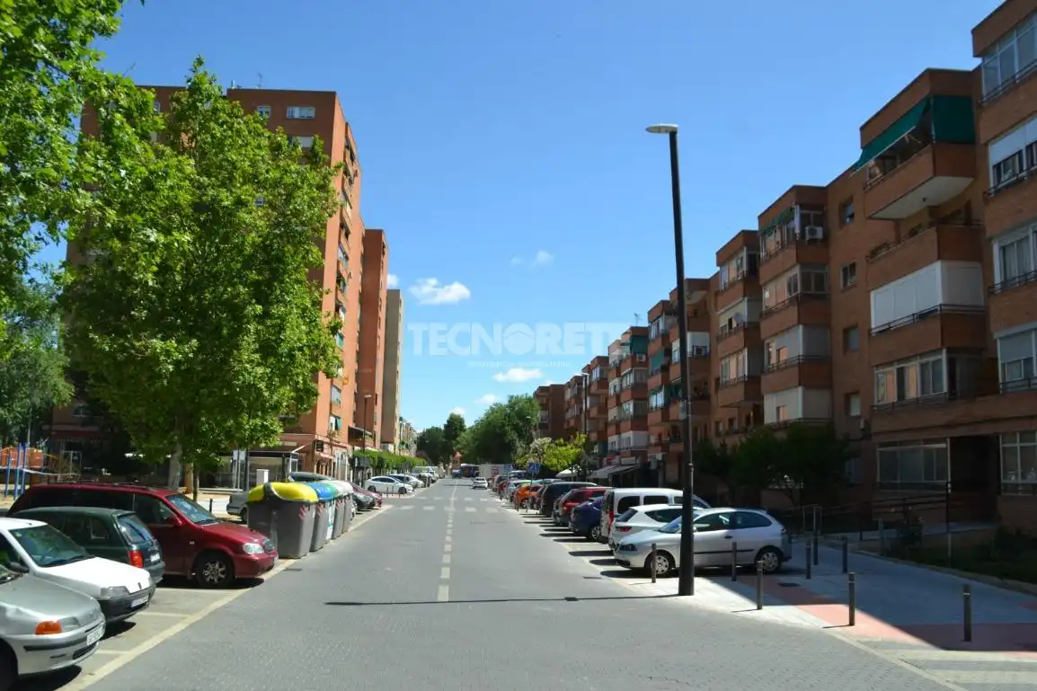 Vista exterior de Piso en venta en Guadalajara con Calefacción