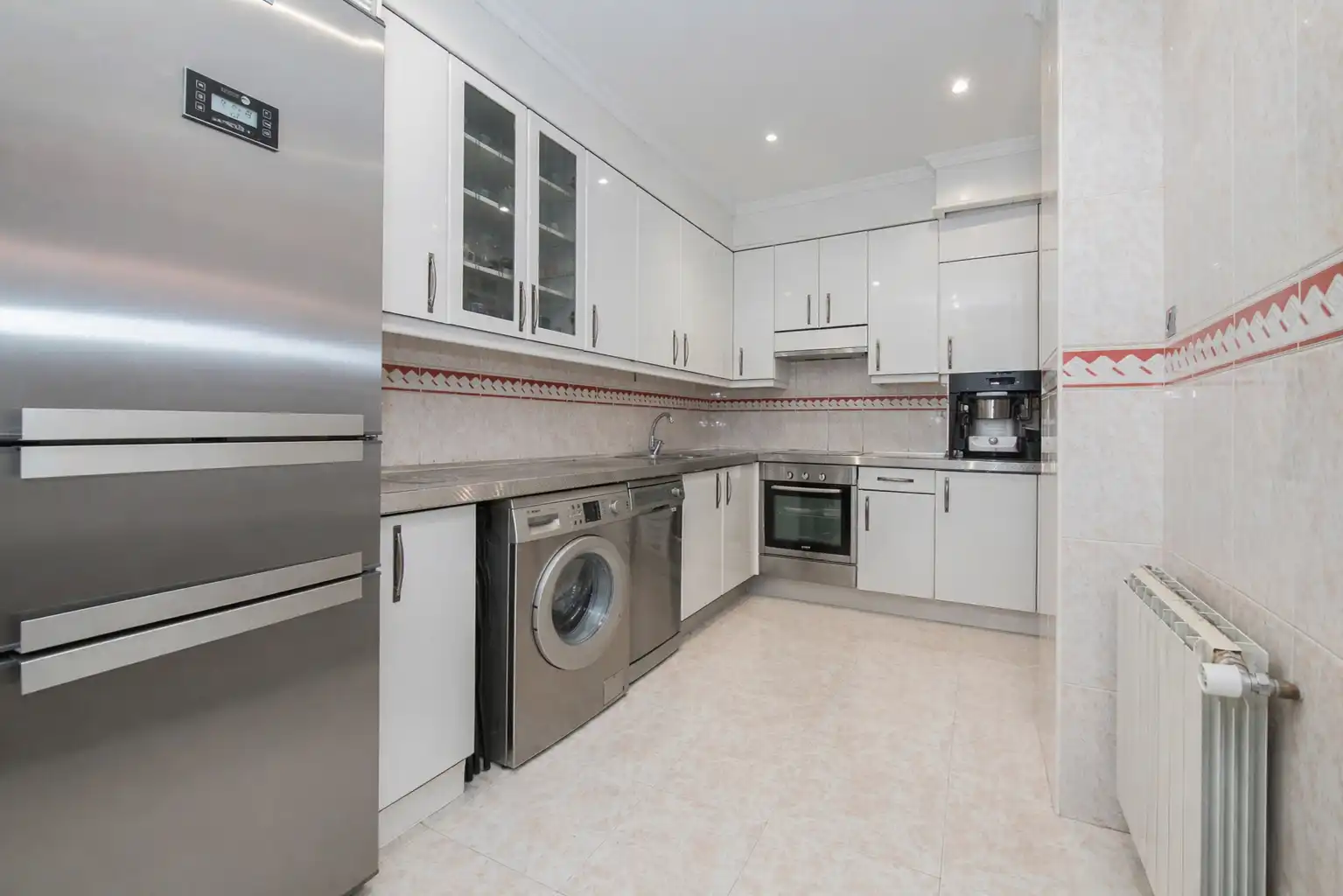 Kitchen of Flat for sale in Alcobendas  with Air Conditioner, Heating and Furnished