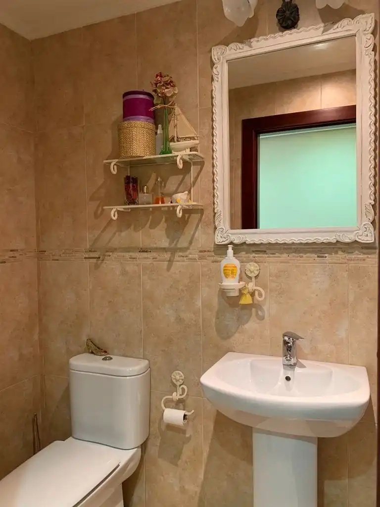 Baño de Casa o chalet en venta en L'Alfàs del Pi con Aire acondicionado, Calefacción y Jardín privado