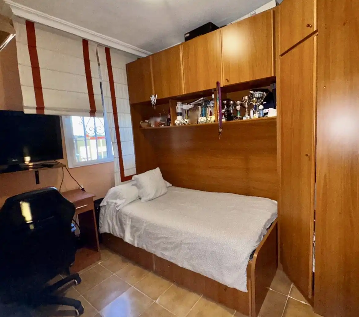 Bedroom of Flat for sale in Sevilla  with Air Conditioner and Terrace