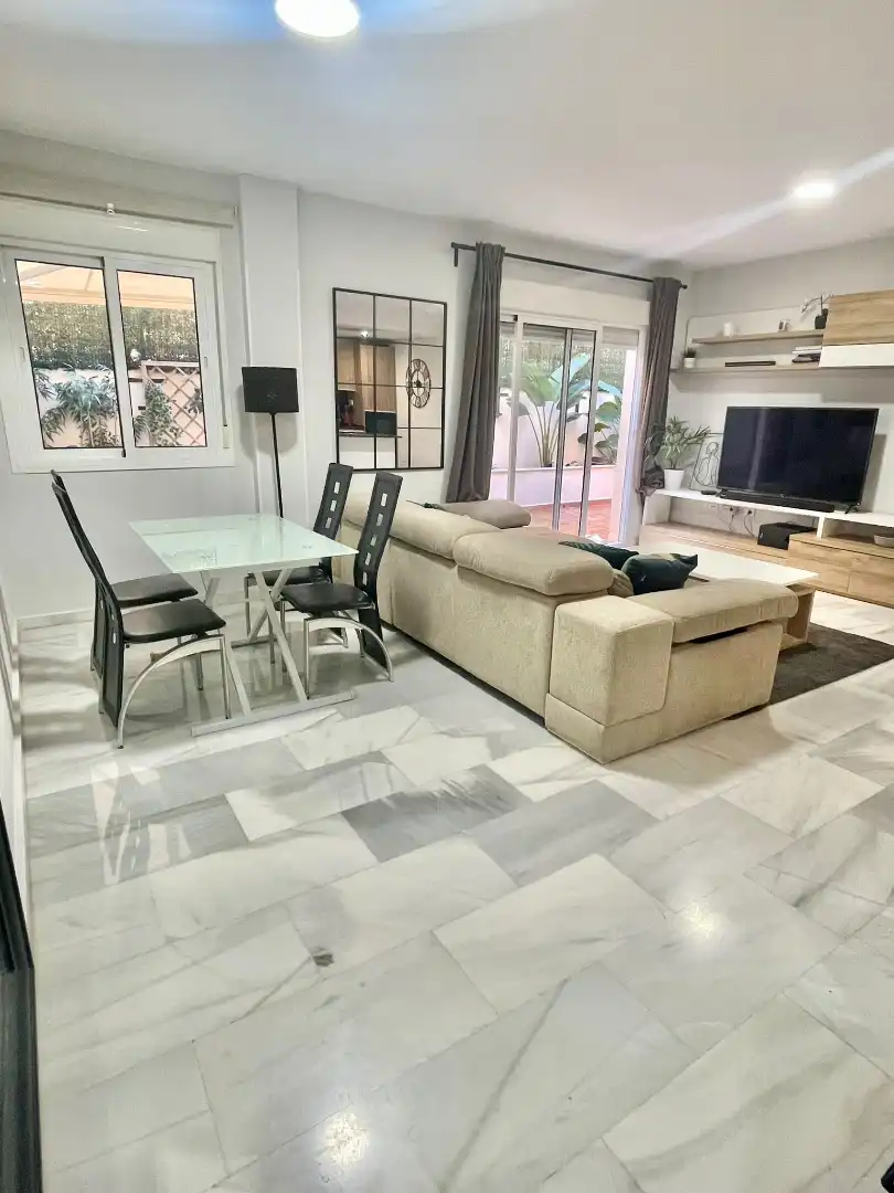 Wohnzimmer von Wohnung zur Miete in Centro