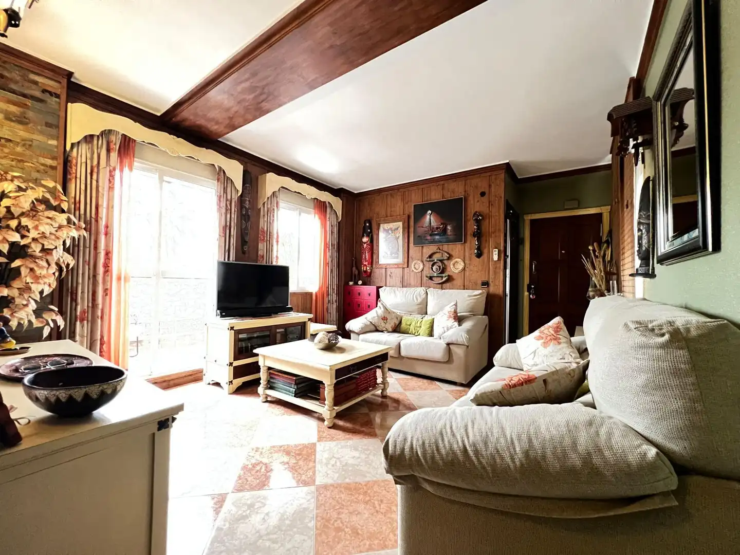 Sala d'estar de Pis en venda en Ubrique amb Aire condicionat i Terrassa