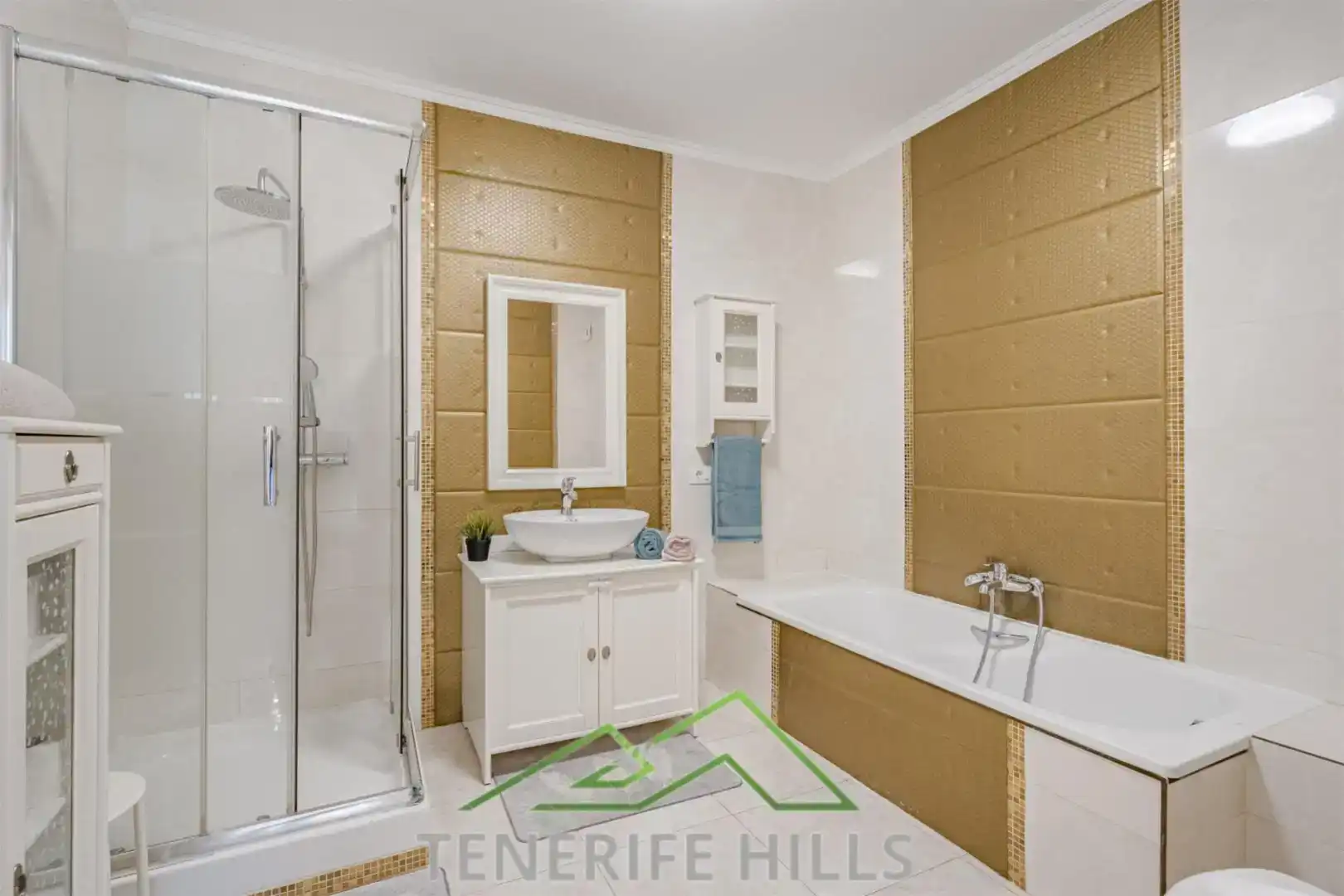 Baño de Casa o chalet en venta en Adeje con Aire acondicionado, Piscina y Balcón