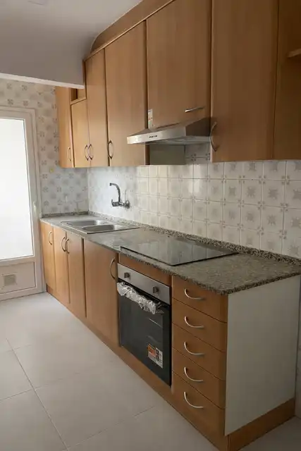 Cuina de Pis de lloguer en  Lleida Capital amb Calefacció, Forn i Balcó