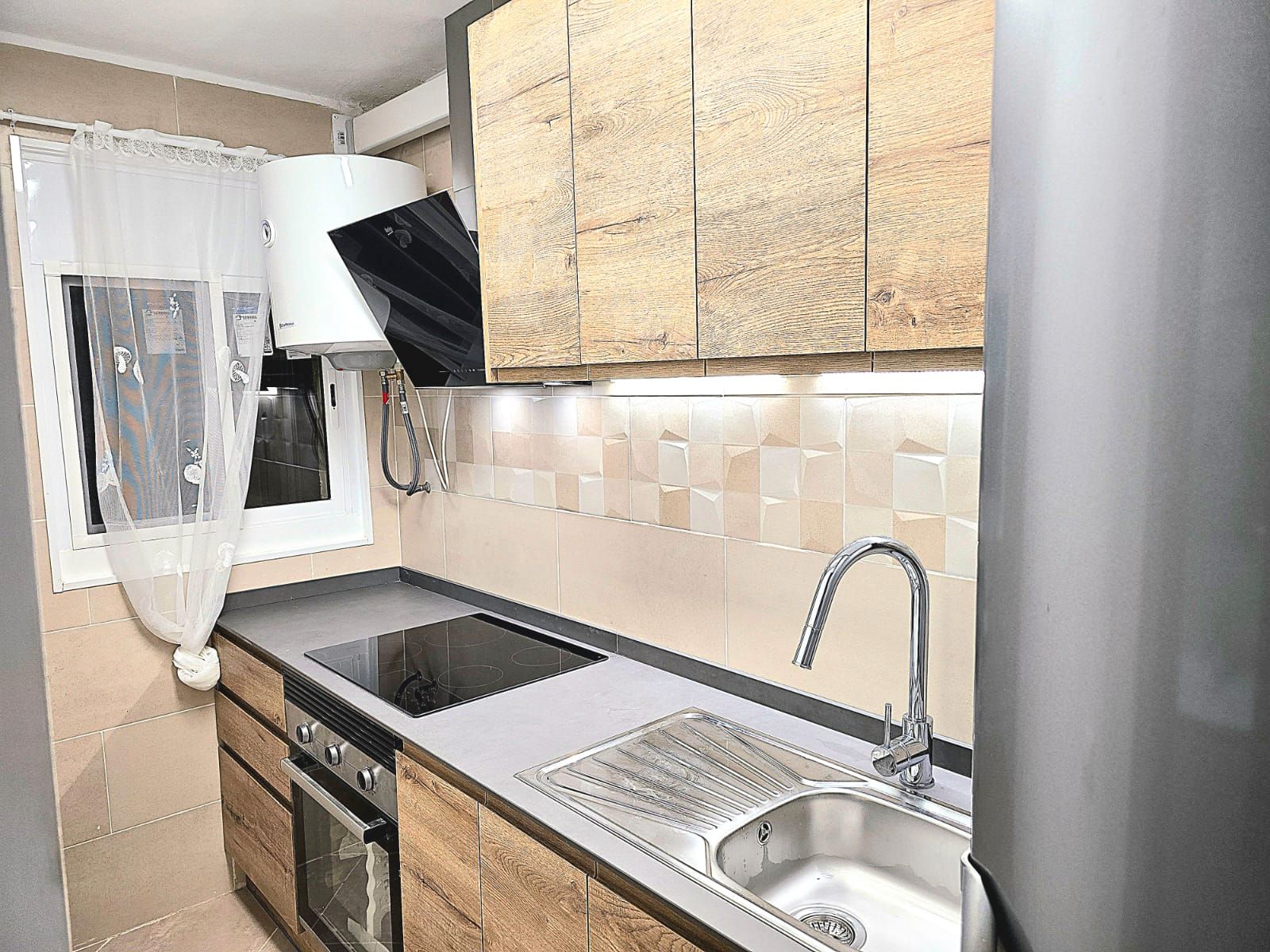 Kitchen of Flat for sale in Badalona  with Air Conditioner, Heating and Oven